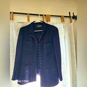 CHANEL / L / Navy Blue/ wear / a few times / looks brand new / No damages